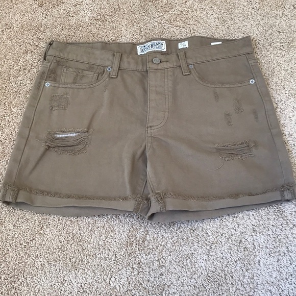 Lucky Brand Pants - LUCKY BRAND size 6 light Olive boyfriend shorts